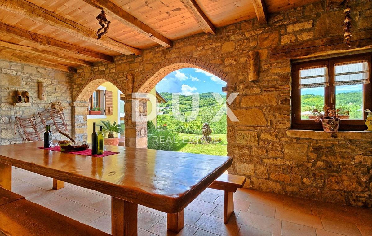 ISTRIA, MOTOVUN - Casa rustica con piscina