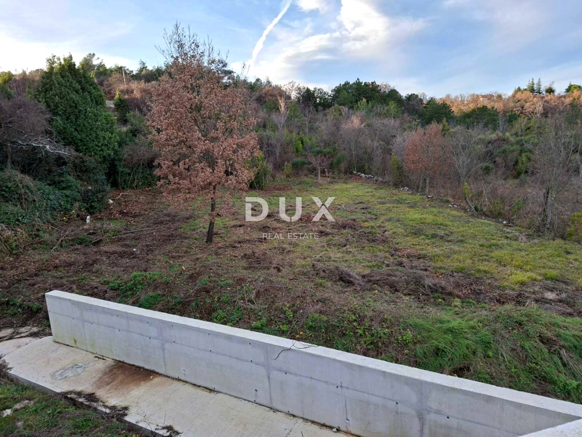 ISTRIA, ALBONA - Terreno con costruzione iniziata