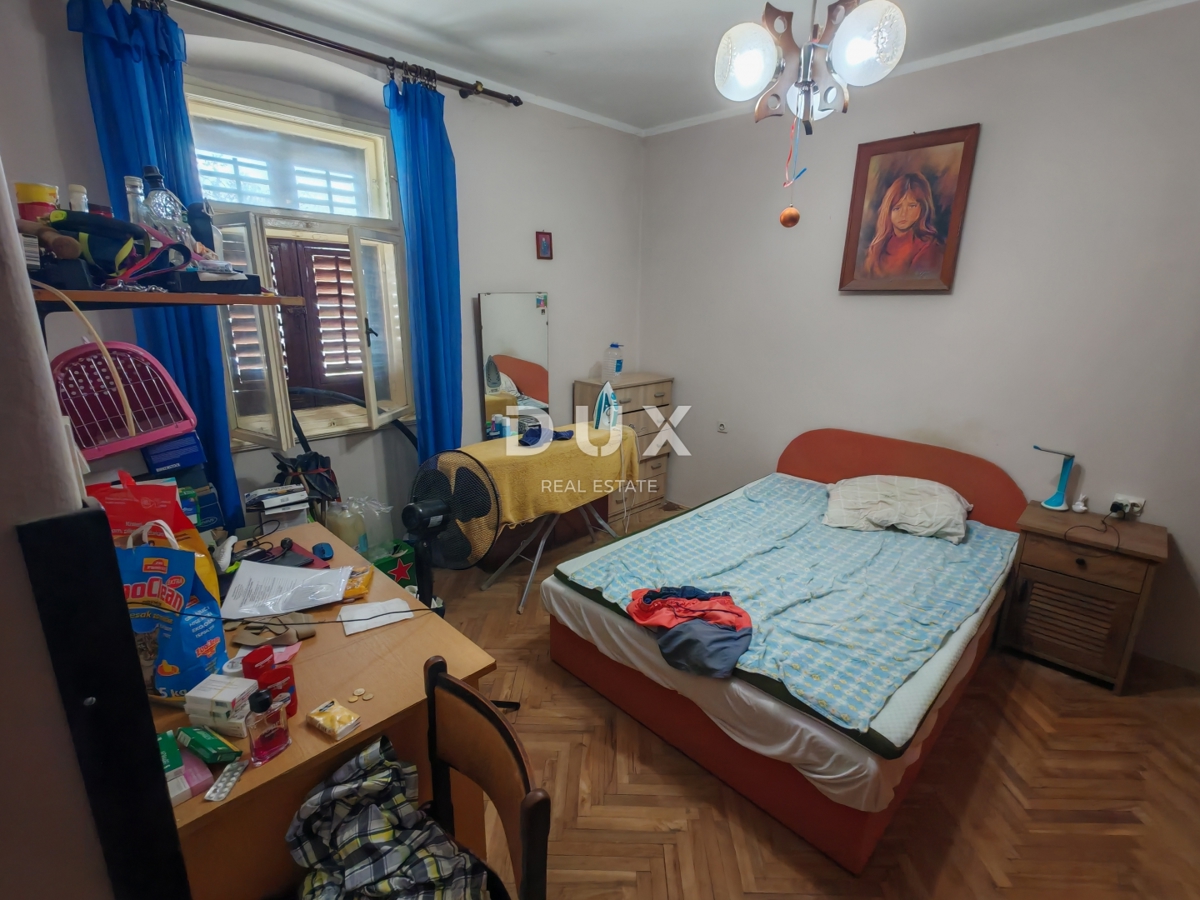 ISTRIA, POLA - Casa con potenziale di investimento