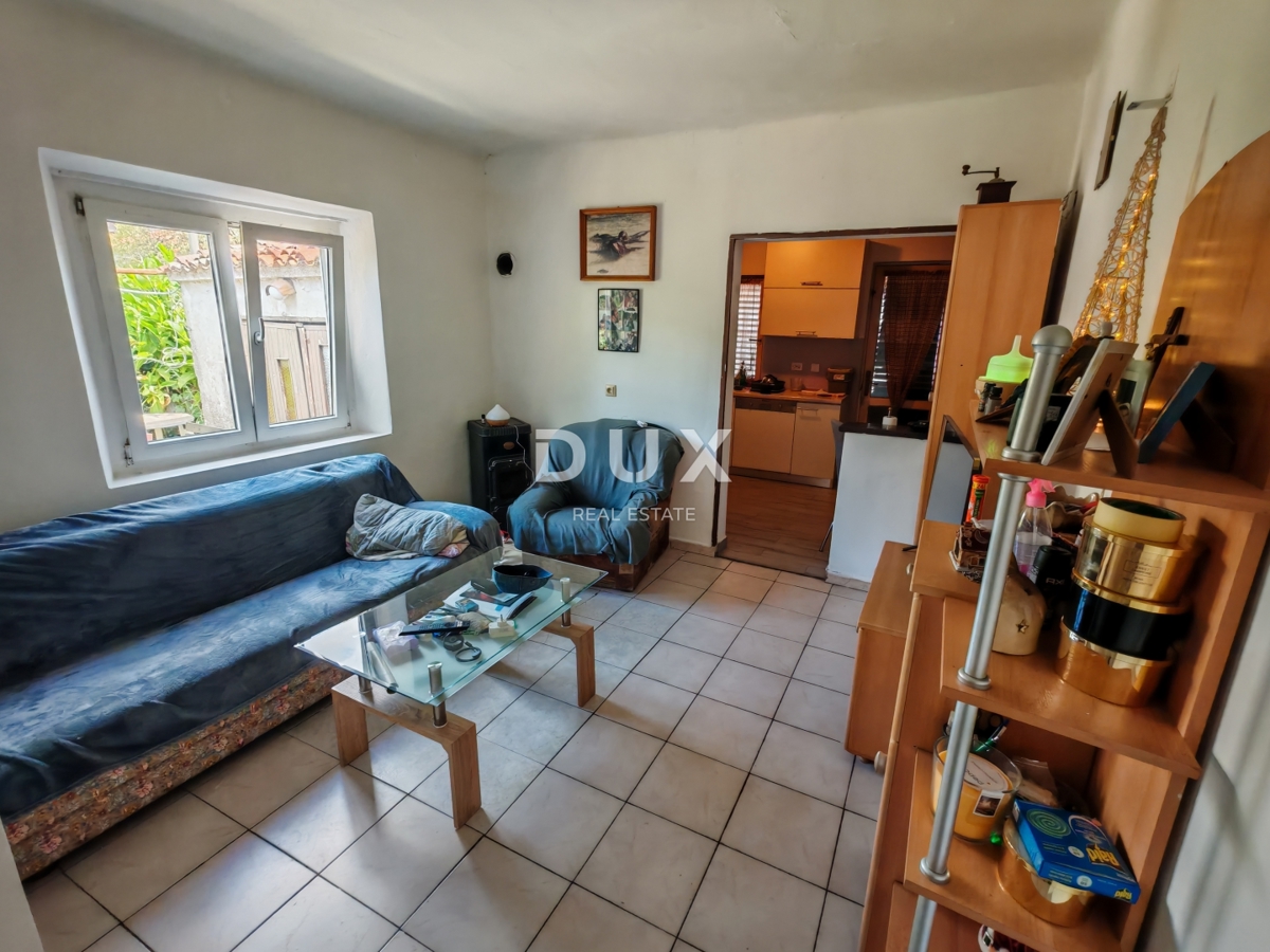 ISTRIA, POLA - Casa con potenziale di investimento