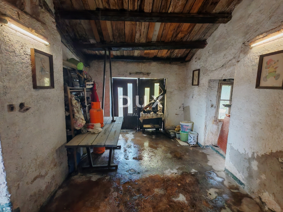 ISTRIA, POLA - Casa con potenziale di investimento