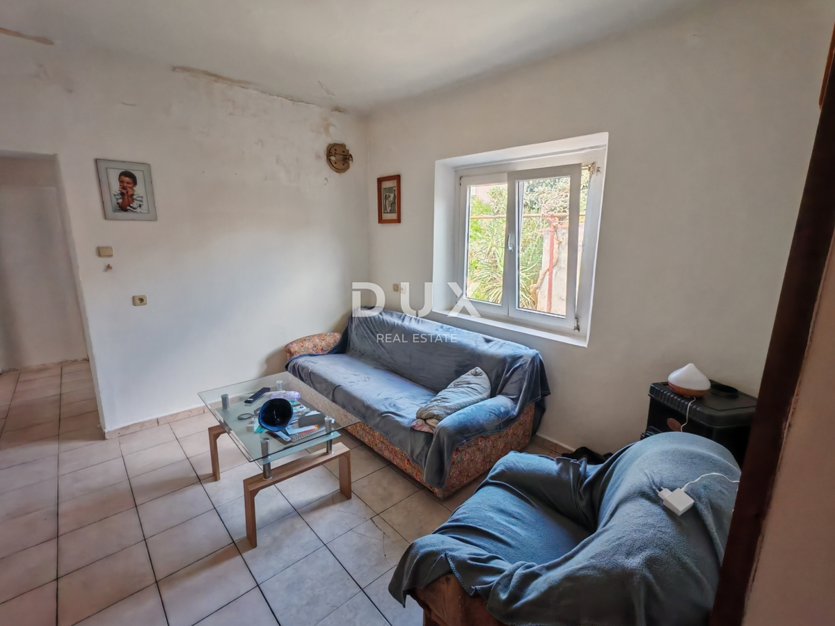 ISTRIA, POLA - Casa con potenziale di investimento