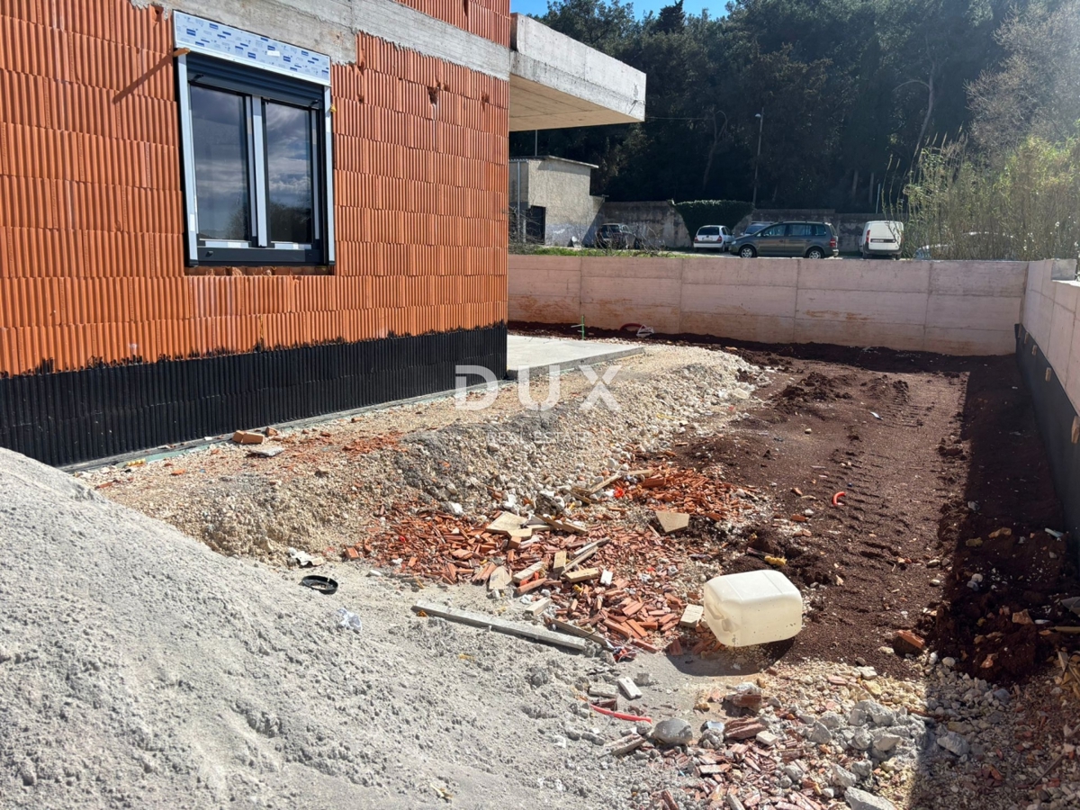 ISTRIA, POLA - Appartamento con giardino in ottima posizione! NUOVO EDIFICIO!