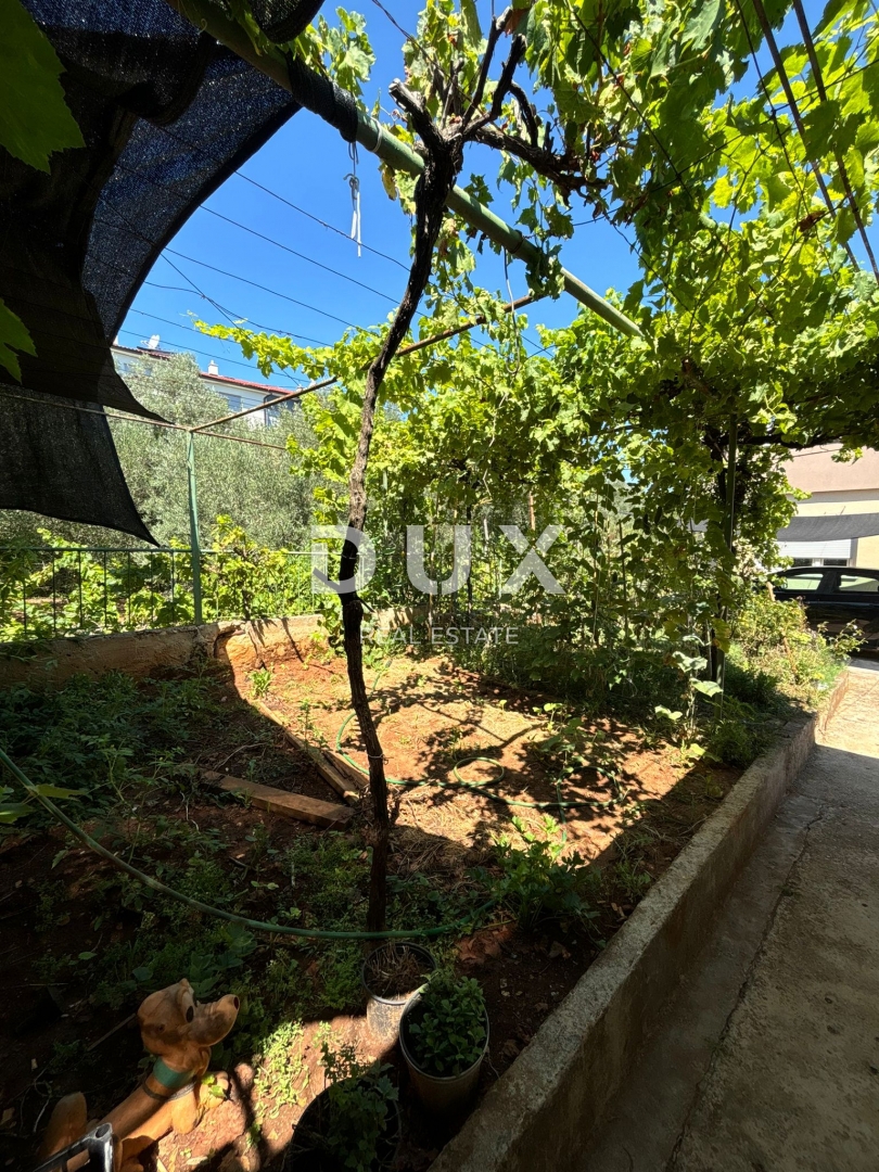 ISTRIA, POLA - Appartamento con ampio giardino in posizione eccellente, possibilità di acquisto a rate