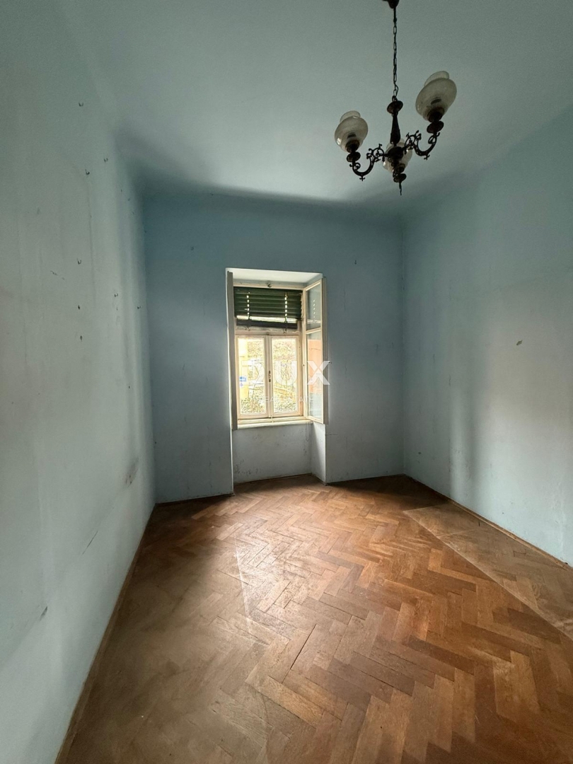 BAKAR - appartamento in una villa austro-ungarica a 50 m dal mare con potenziale