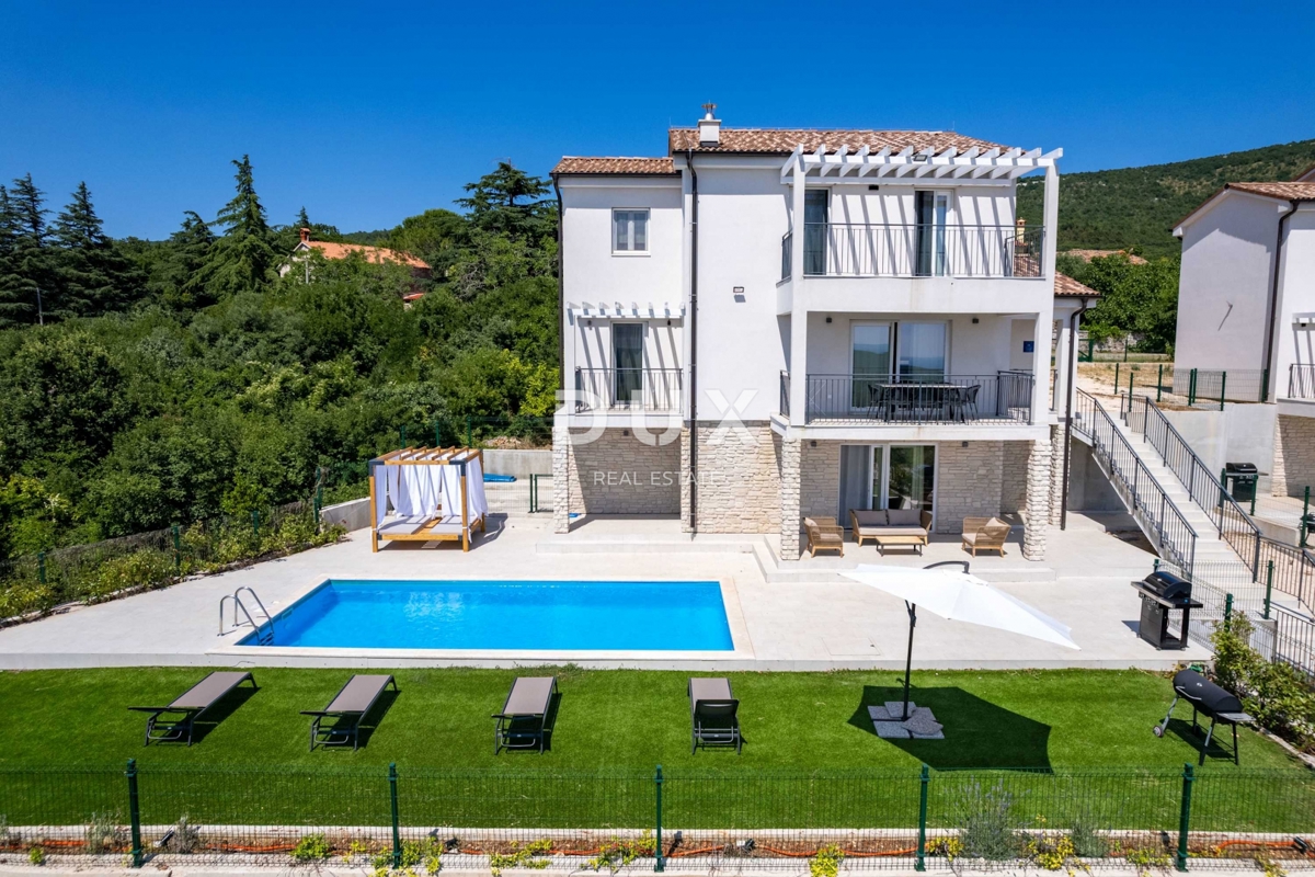 ISTRIA, RABAC - Ampia casa con piscina e vista mare