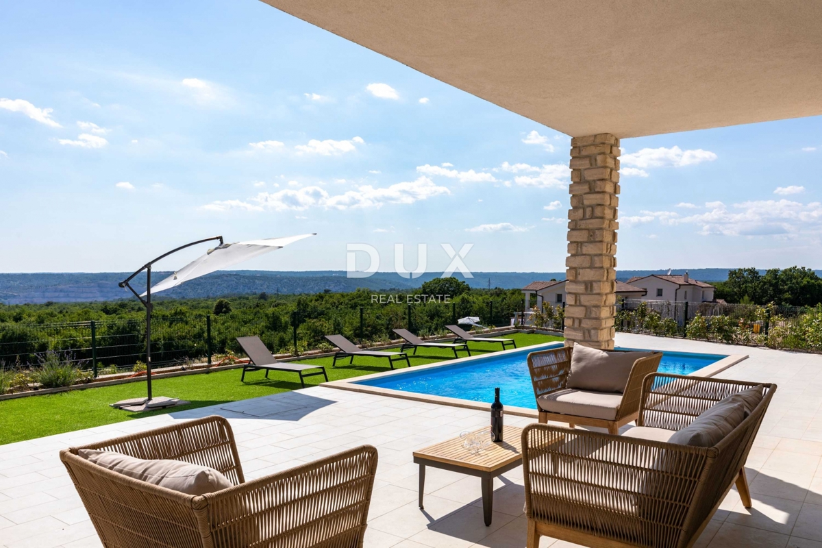 ISTRIA, RABAC - Ampia casa con piscina e vista mare