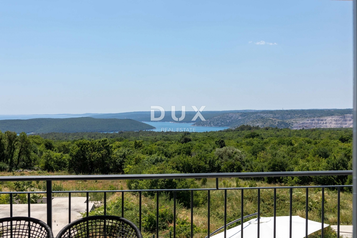 ISTRIA, RABAC - Ampia casa con piscina e vista mare