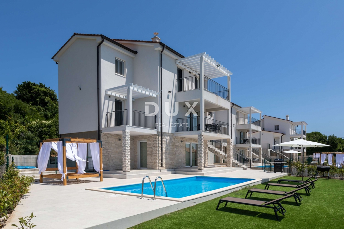 ISTRIA, RABAC - Ampia casa con piscina e vista mare