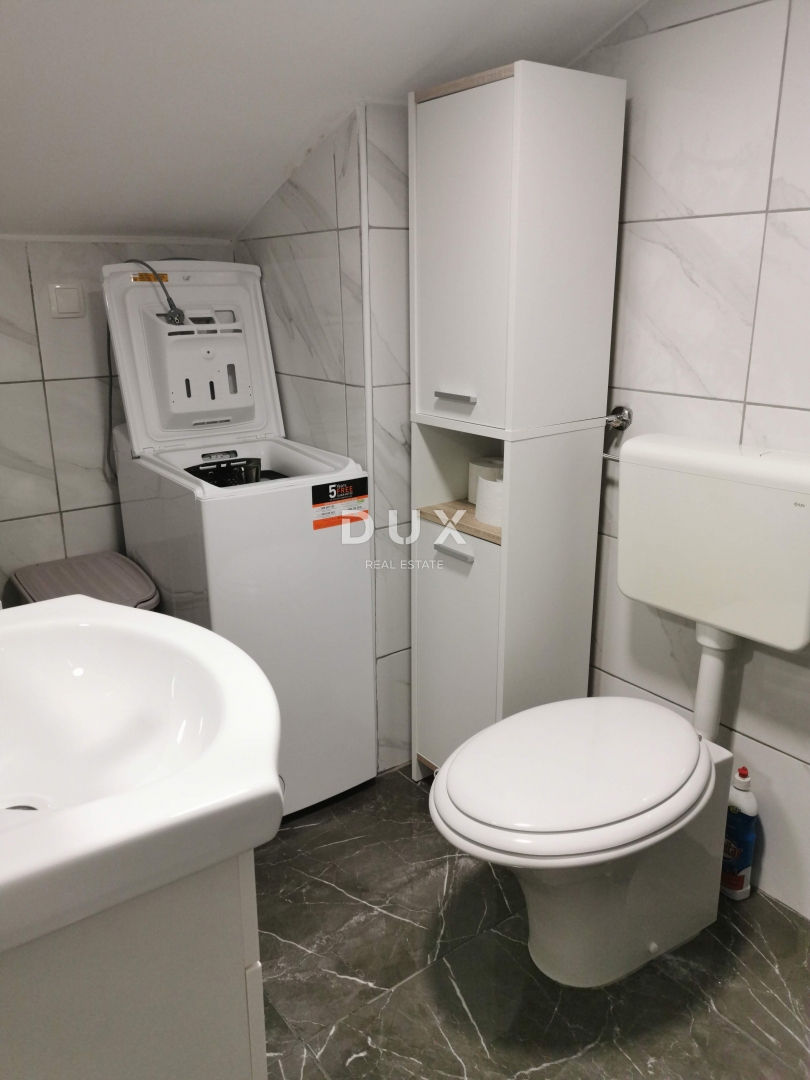 LOVRAN, CENTRO - appartamento nell'alto sottotetto di un'antica villa!