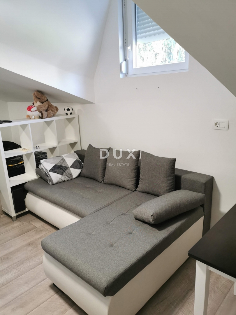 LOVRAN, CENTRO - appartamento nell'alto sottotetto di un'antica villa!