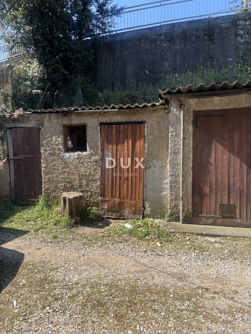 LOVRAN, CENTRO - appartamento nell'alto sottotetto di un'antica villa!