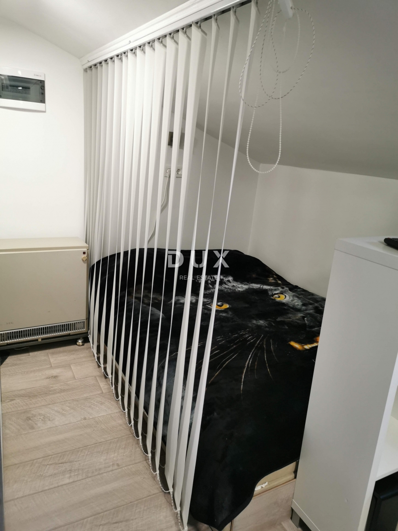 LOVRAN, CENTRO - appartamento nell'alto sottotetto di un'antica villa!