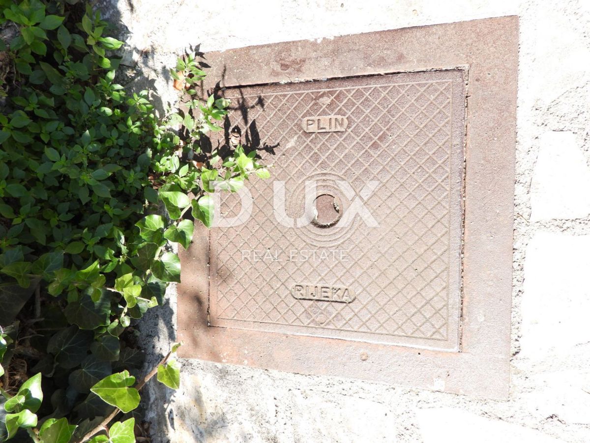 BAKAR, CENTRO - terreno edificabile nel cuore di Bakar, 1.300 m2 con vista mare, ideale per la costruzione di un edificio residenziale - appartamenti / casa unifamiliare / villa! UN'OCCASIONE IMPERDIBILE!