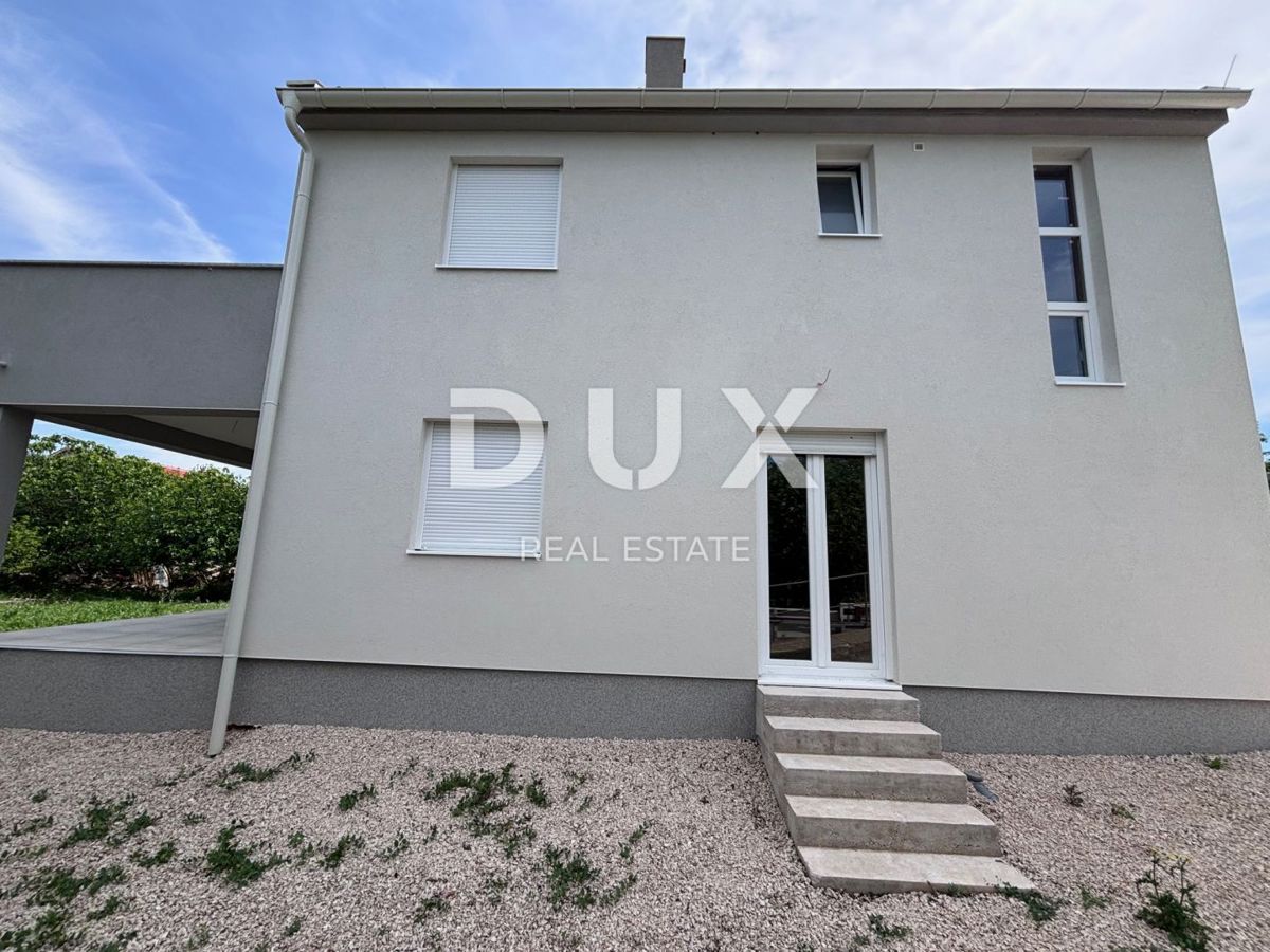 ISOLA DI PAŠMAN, TKON - Casa a due piani con vista mare in pessime condizioni