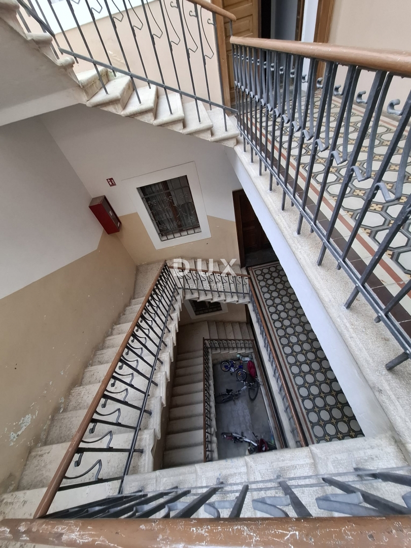 ISTRIA, ROVINJ - Appartamento con vista mare e giardino, OCCASIONE!