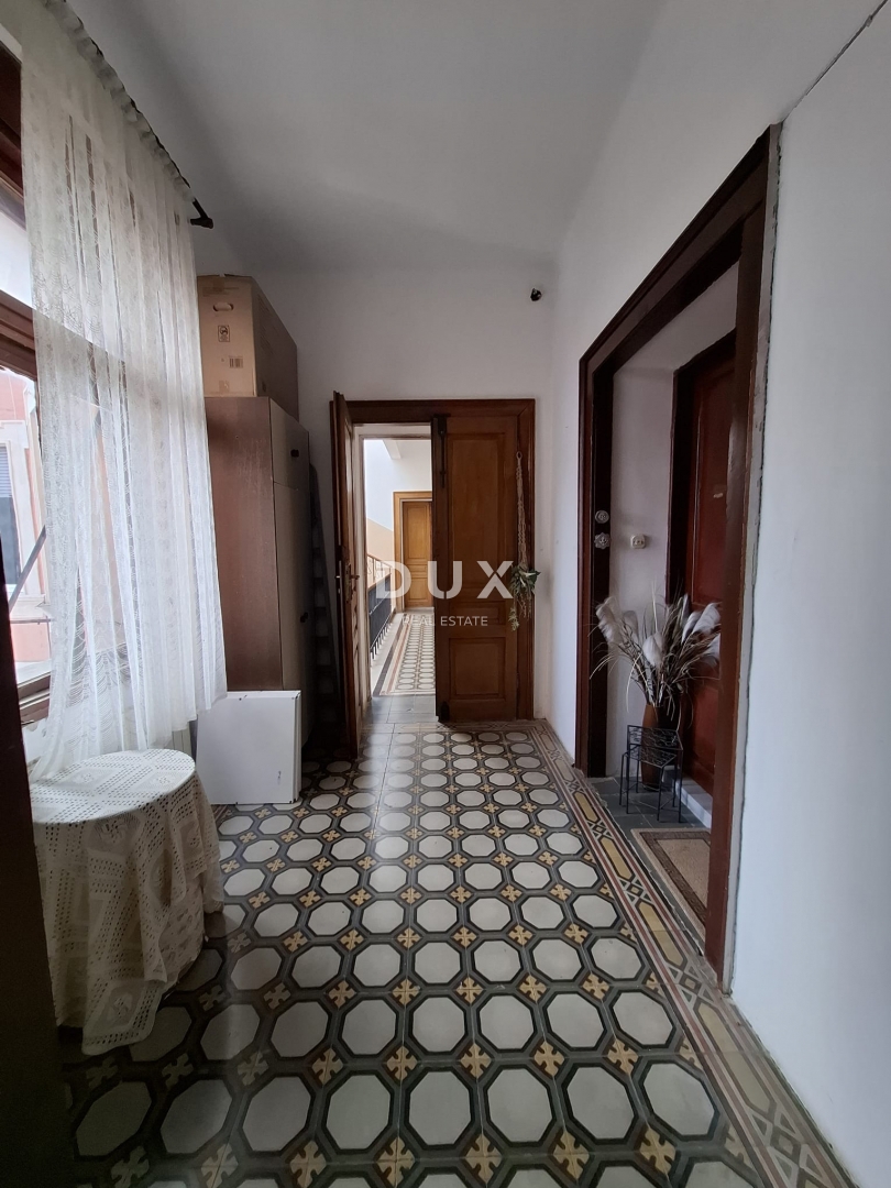 ISTRIA, ROVINJ - Appartamento con vista mare e giardino, OCCASIONE!