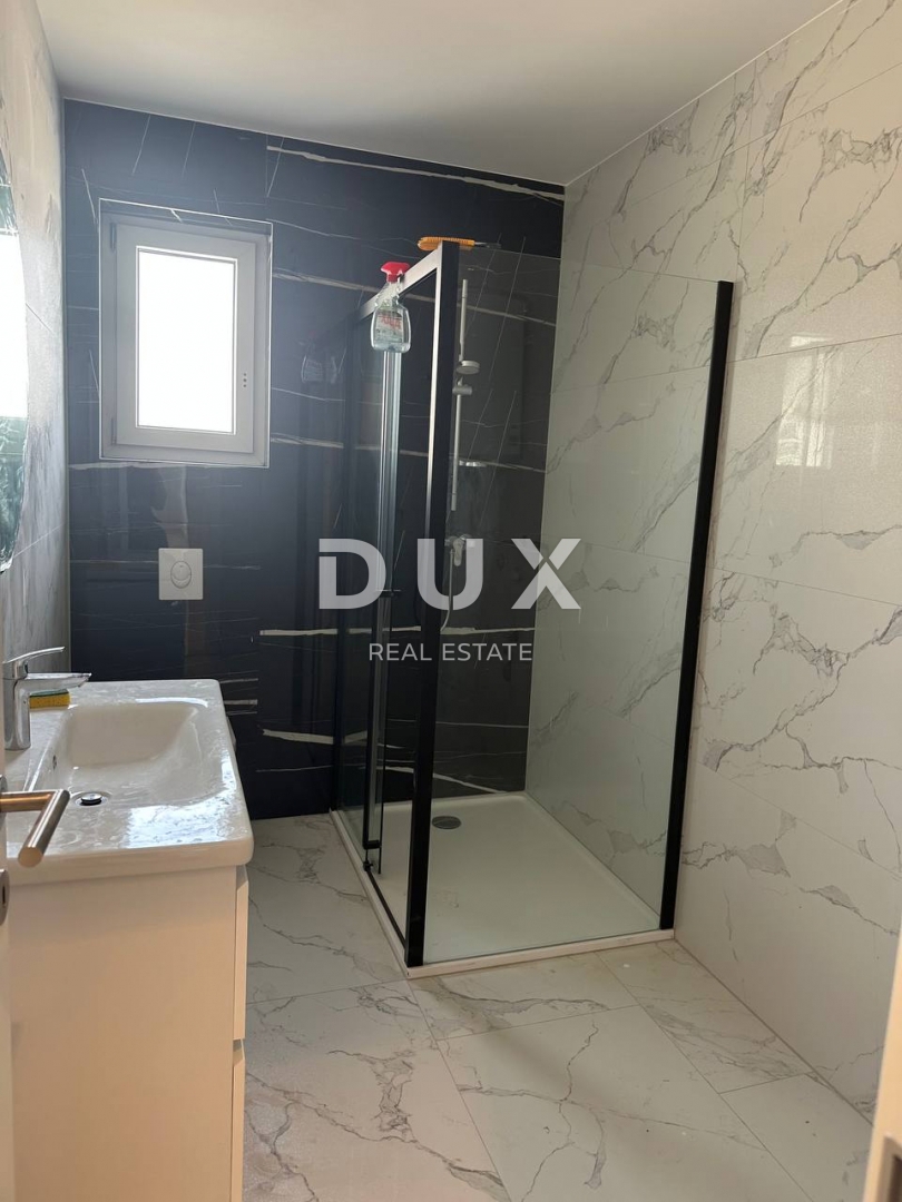 ISTRIA, NOVIGRAD - Appartamento in un nuovo edificio con vista mare