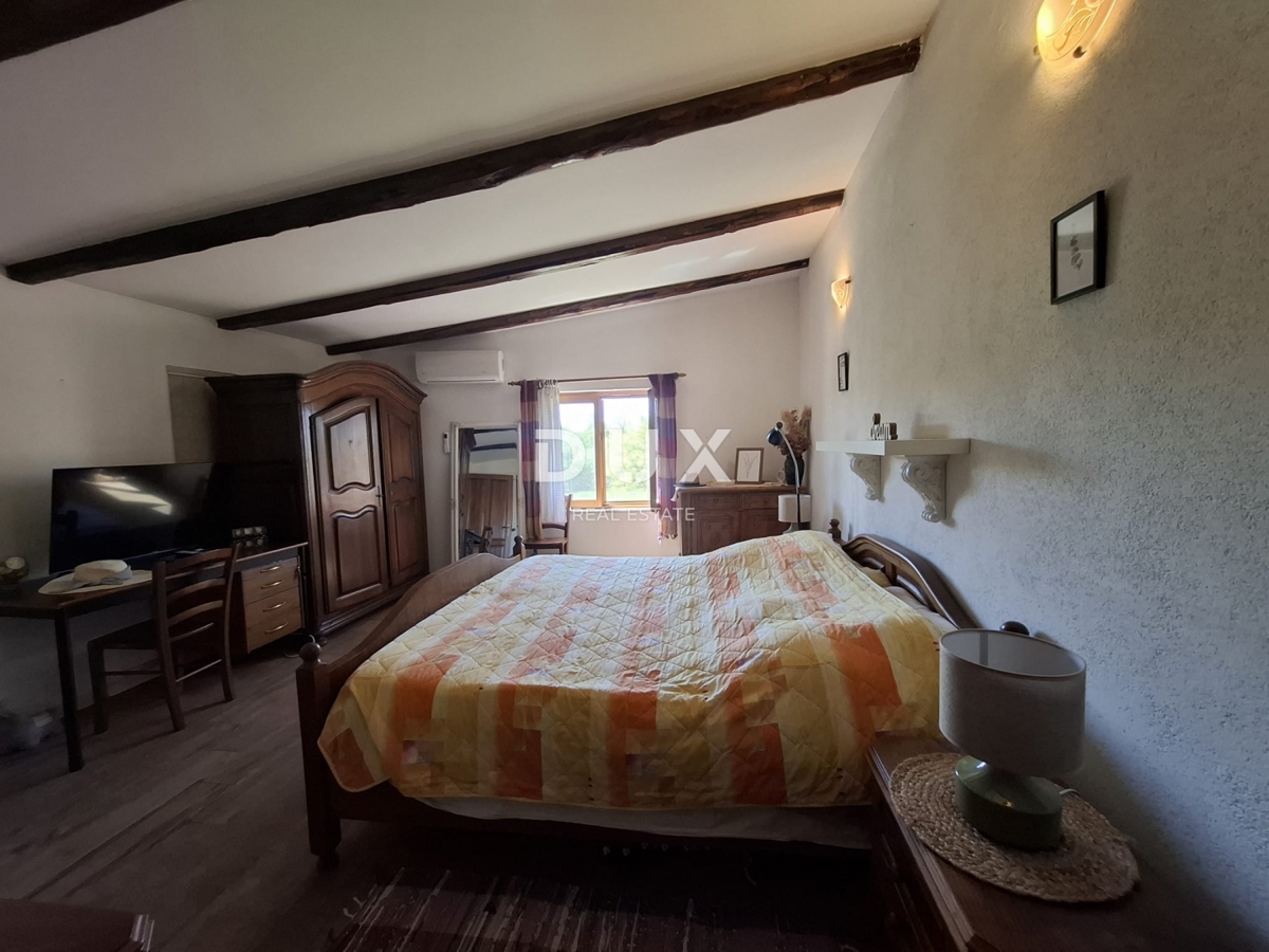 ISTRIA, PARENZO - Casa bifamiliare vicino a Parenzo