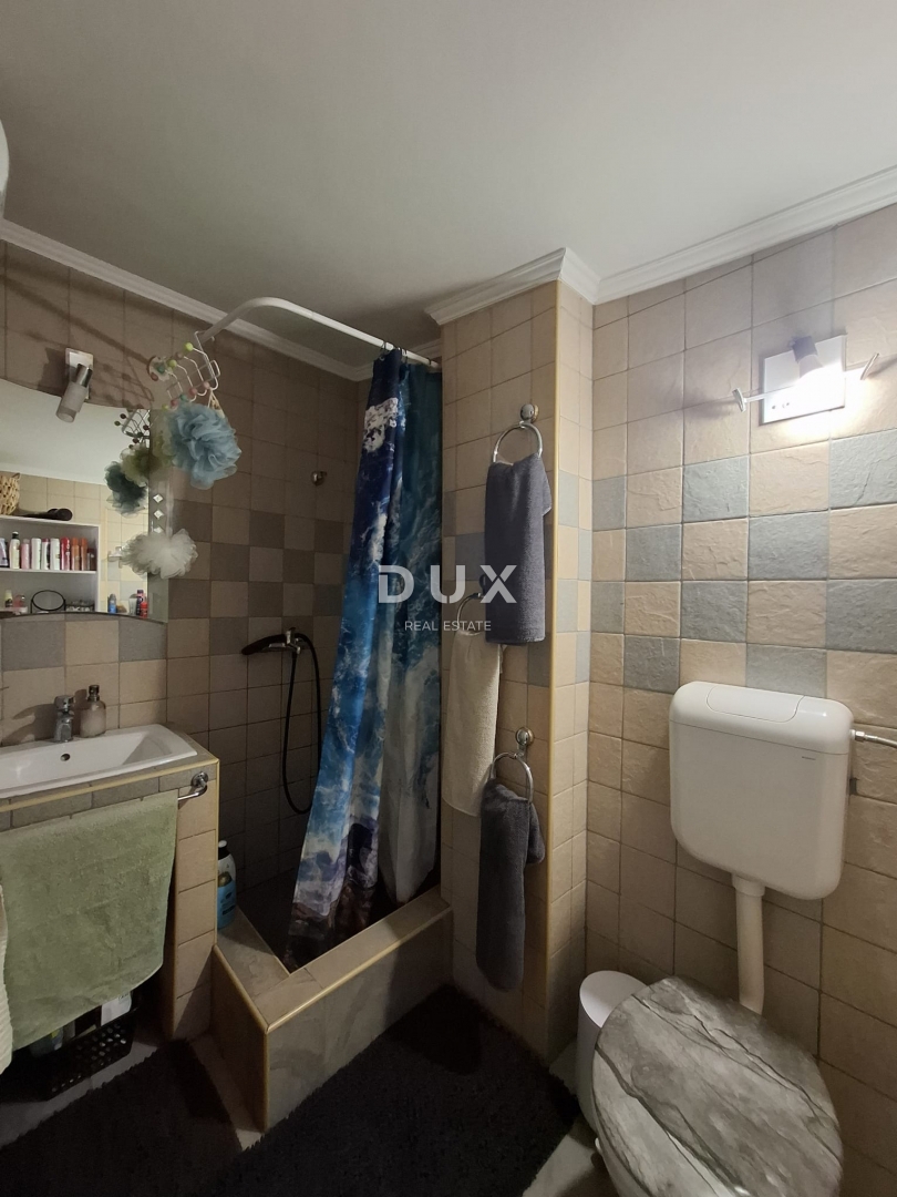 ISTRIA, PARENZO - Casa bifamiliare vicino a Parenzo