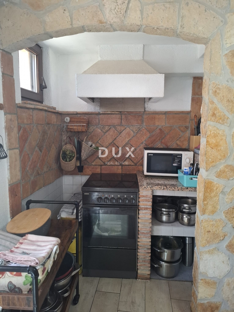 ISTRIA, PARENZO - Casa bifamiliare vicino a Parenzo