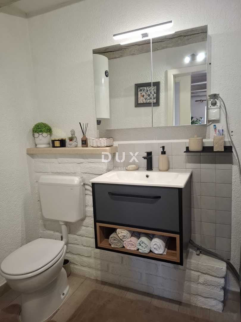 ISTRIA, PARENZO - Casa bifamiliare vicino a Parenzo