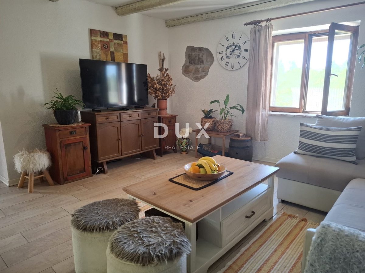 ISTRIA, PARENZO - Casa bifamiliare vicino a Parenzo