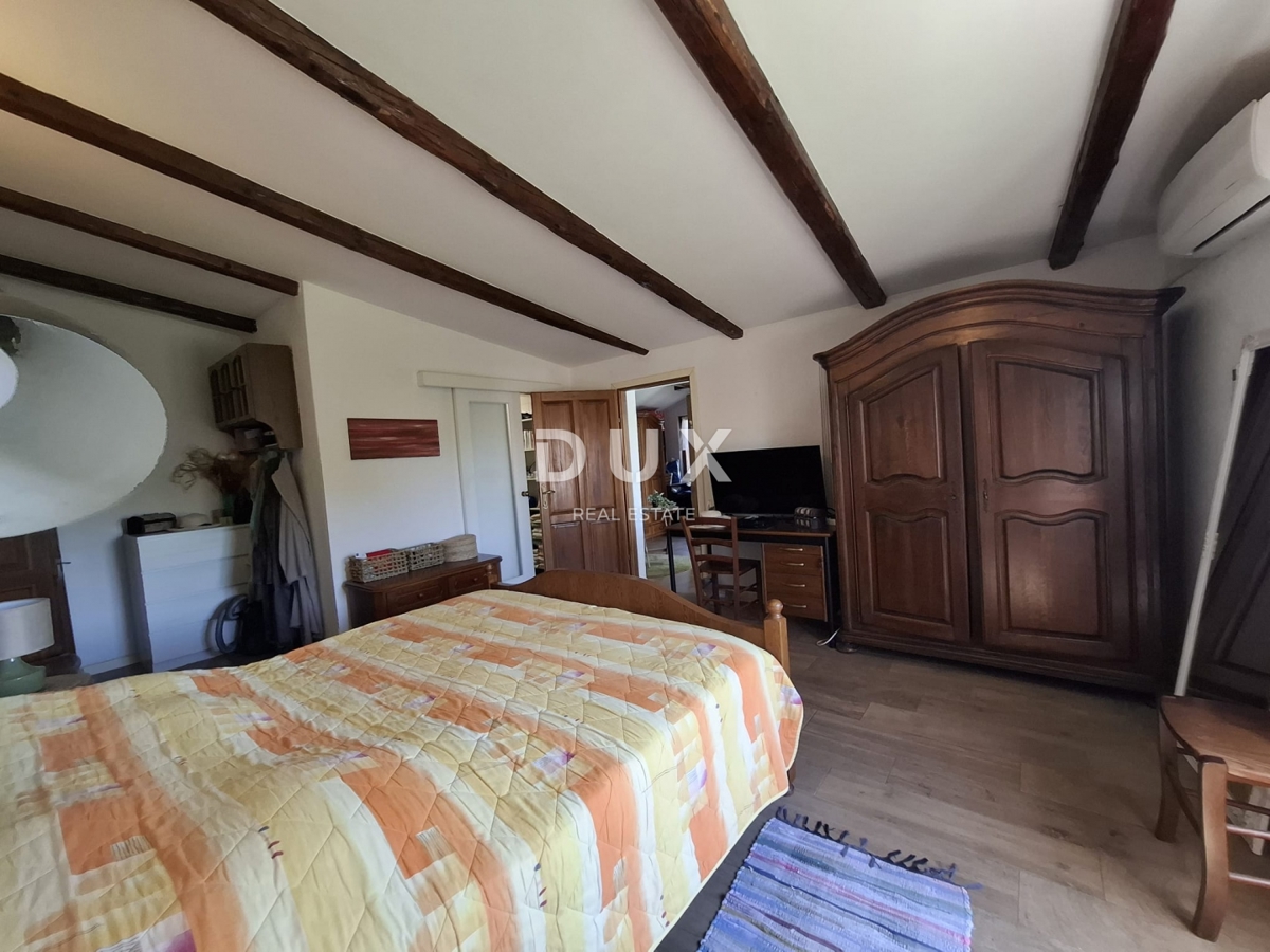 ISTRIA, PARENZO - Casa bifamiliare vicino a Parenzo