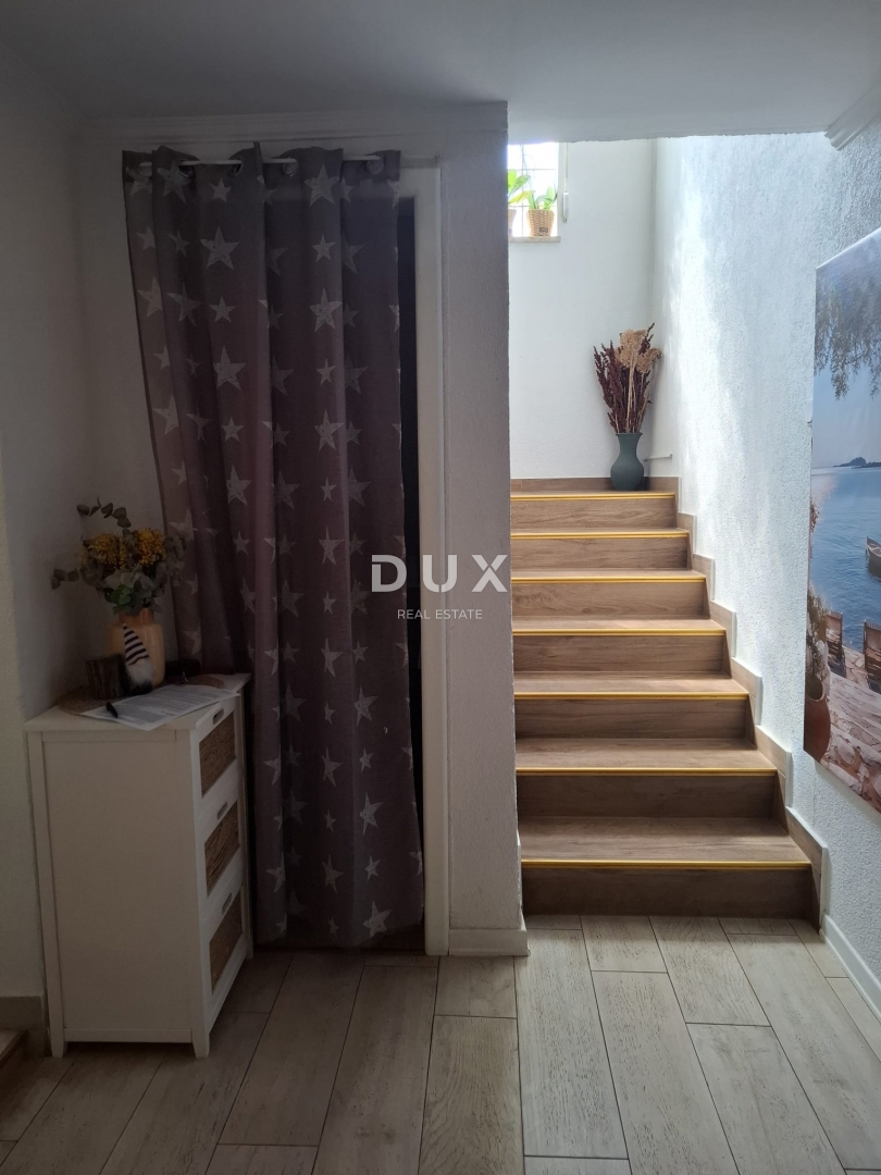 ISTRIA, PARENZO - Casa bifamiliare vicino a Parenzo