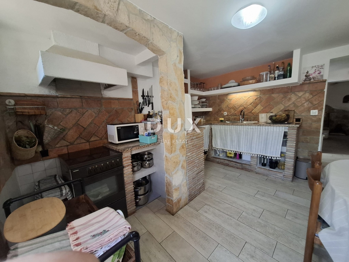 ISTRIA, PARENZO - Casa bifamiliare vicino a Parenzo