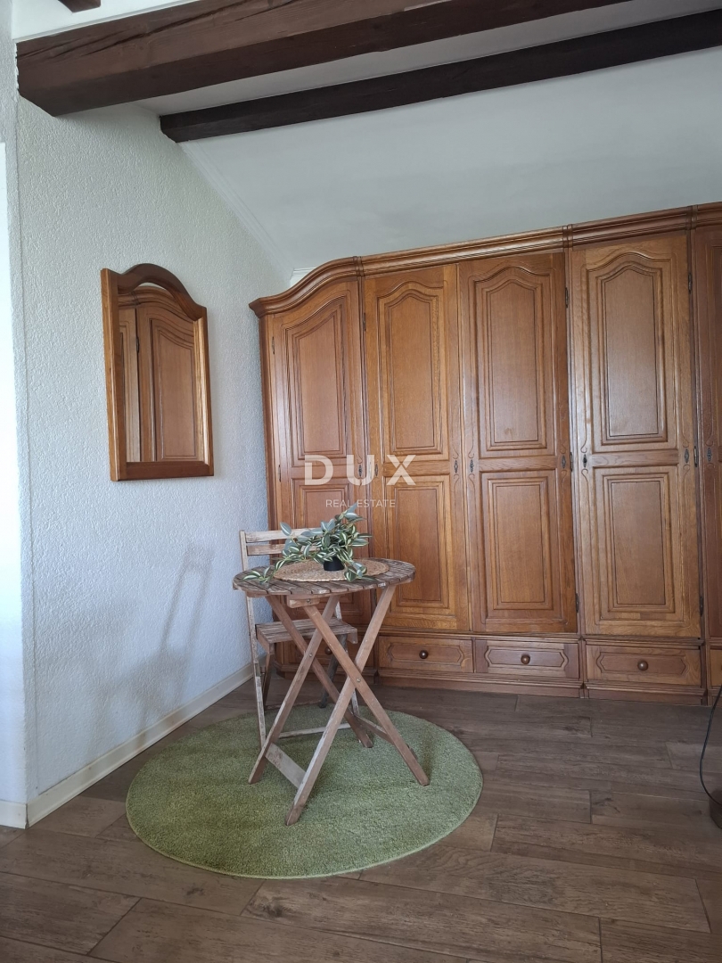 ISTRIA, PARENZO - Casa bifamiliare vicino a Parenzo