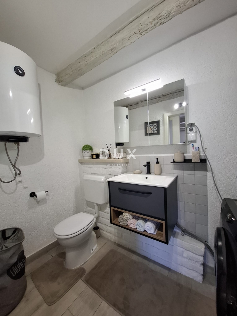 ISTRIA, PARENZO - Casa bifamiliare vicino a Parenzo