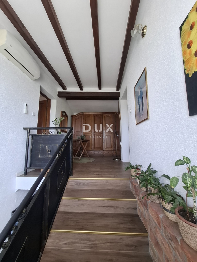 ISTRIA, PARENZO - Casa bifamiliare vicino a Parenzo