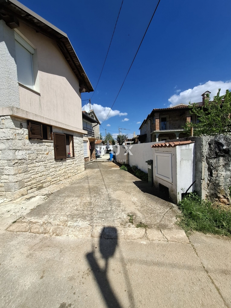 ISTRIA, PARENZO - Casa bifamiliare vicino a Parenzo