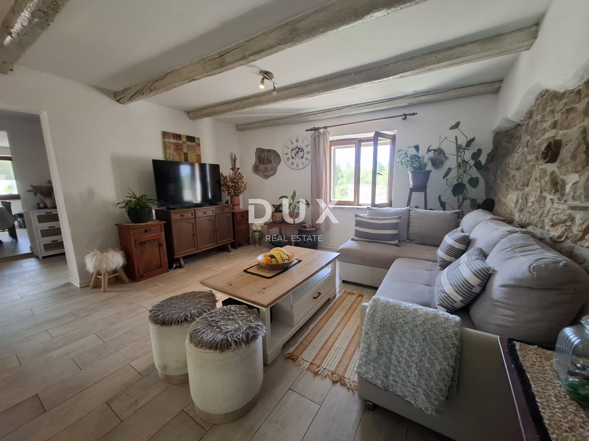 ISTRIA, PARENZO - Casa bifamiliare vicino a Parenzo