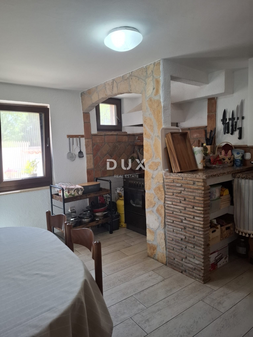 ISTRIA, PARENZO - Casa bifamiliare vicino a Parenzo