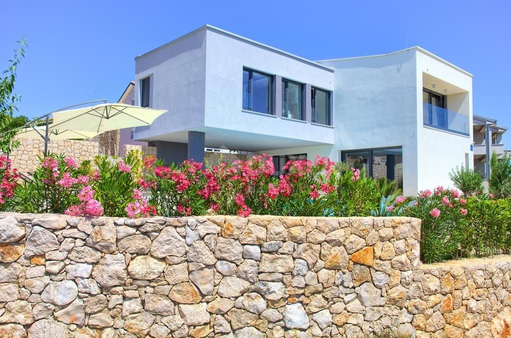 ISOLA DI KRK, CITTA 'DI KRK (DINTORNI) - Villa di lusso con piscina a sfioro e vista mare