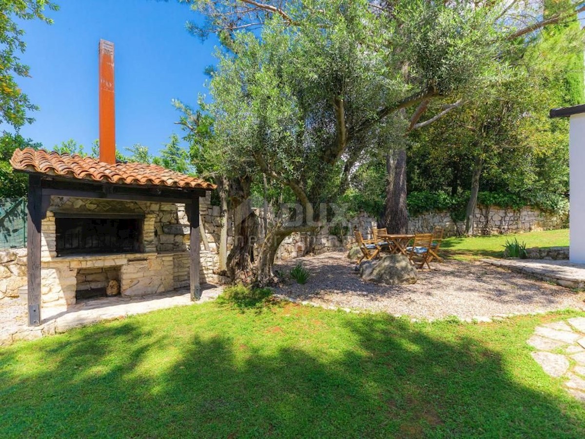 ISTRIA, UMAG Bella proprietà con casa e bungalow a 250 m dal mare