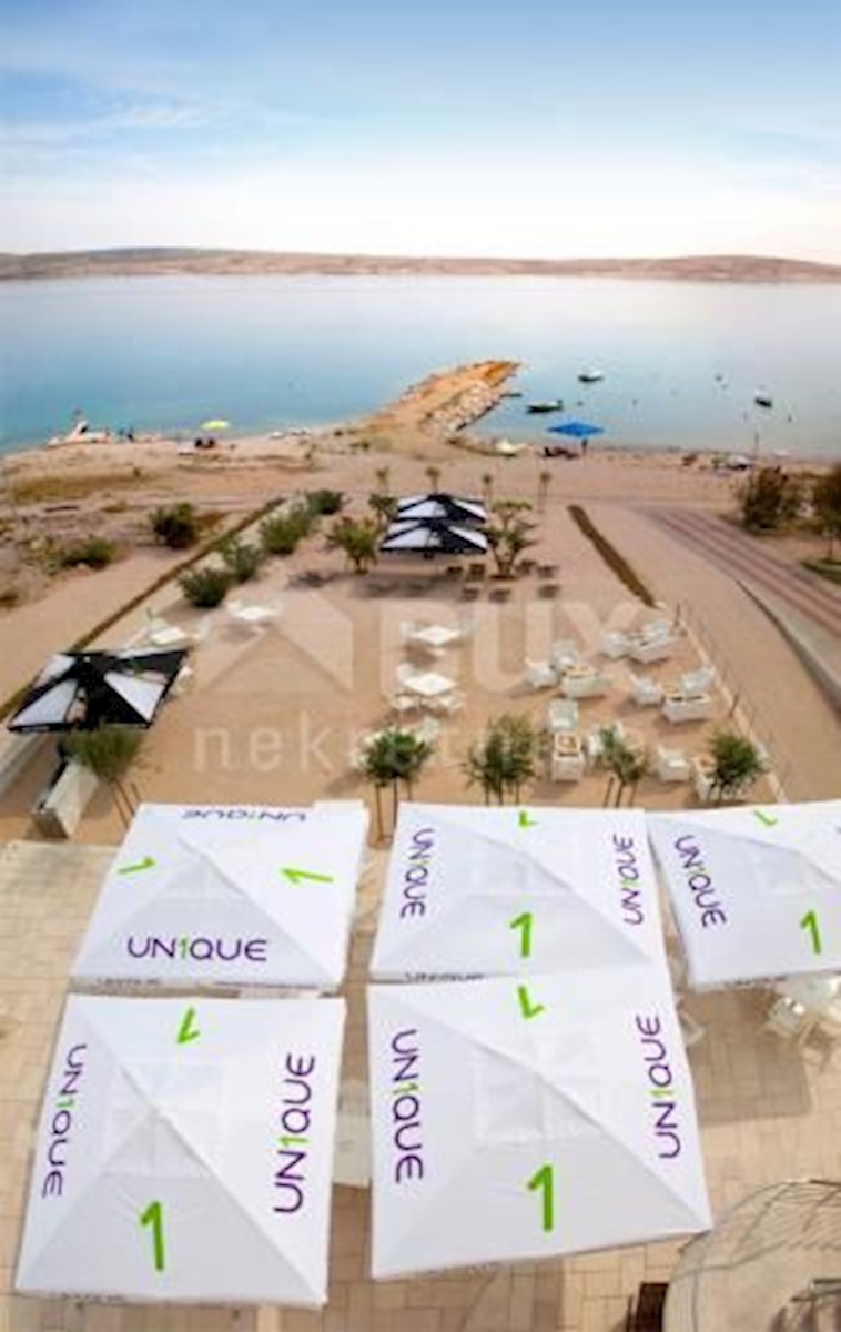 PAG, NOVALJA - Aparhotel sulla spiaggia