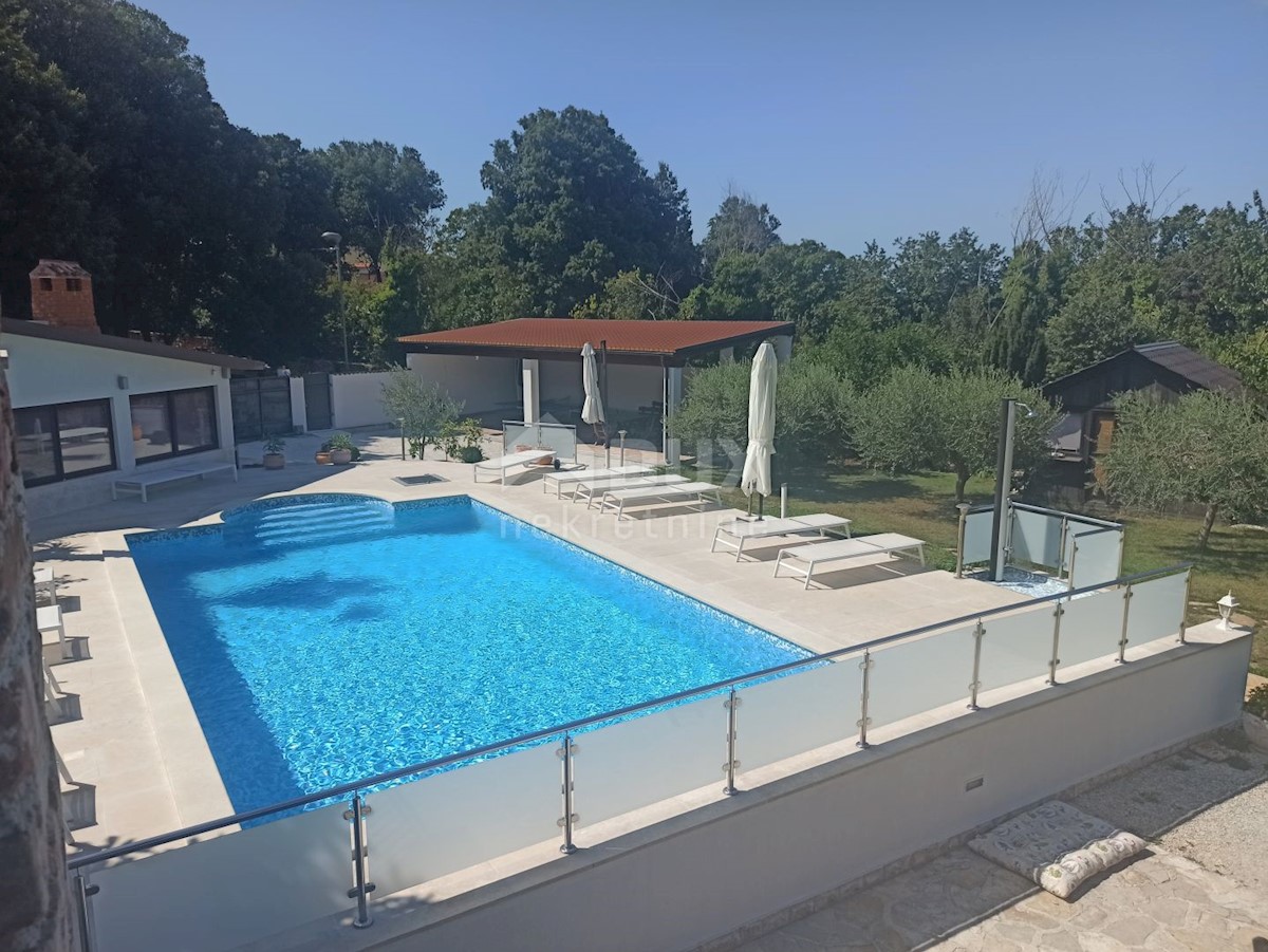 ISTRIA, BANJOLE Incantevole casa con piscina con 3000 m2 di giardino - VISTA MARE!