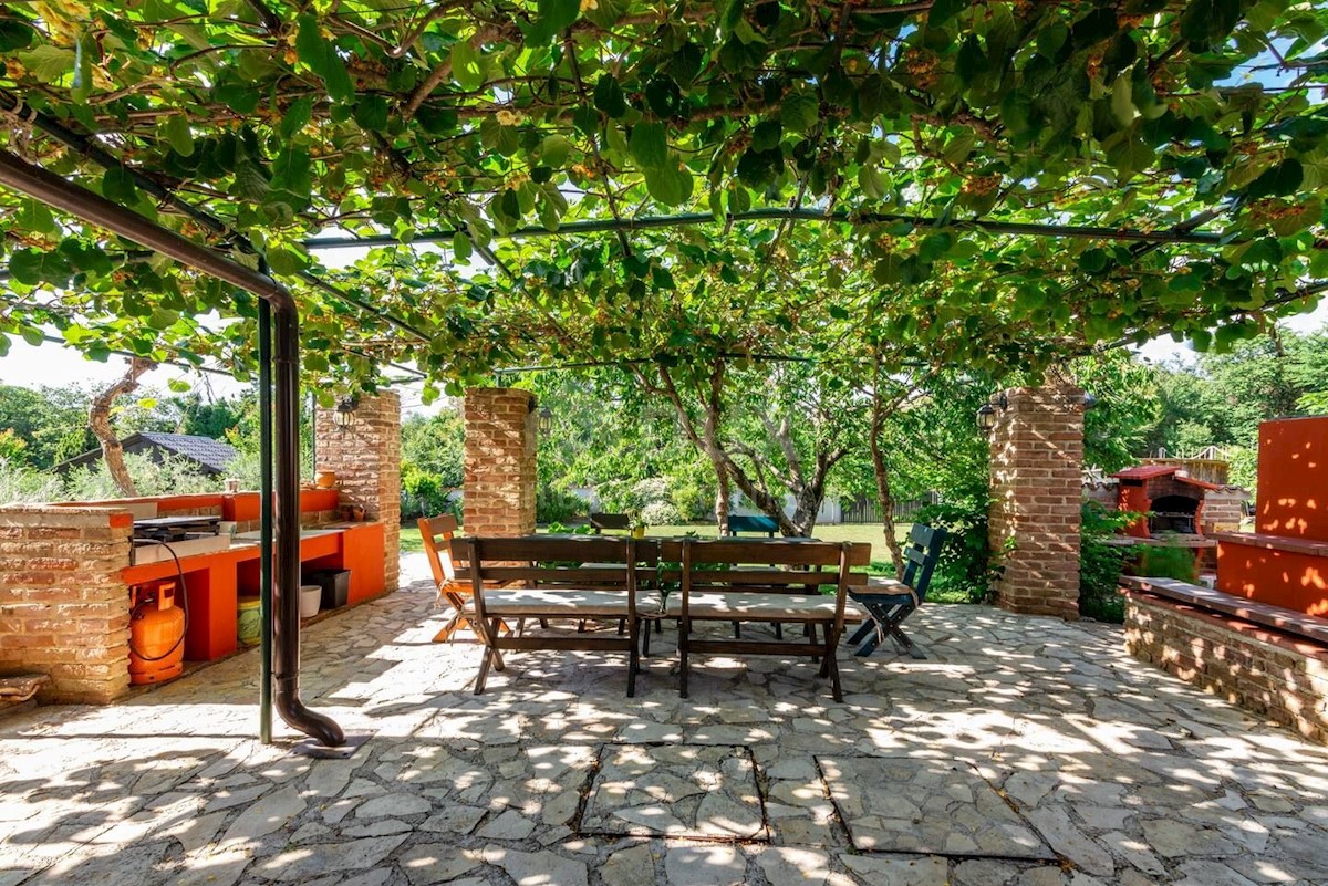 ISTRIA, BANJOLE Incantevole casa con piscina con 3000 m2 di giardino - VISTA MARE!