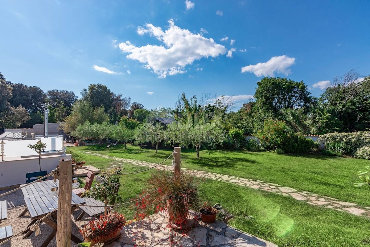 ISTRIA, BANJOLE Incantevole casa con piscina con 3000 m2 di giardino - VISTA MARE!