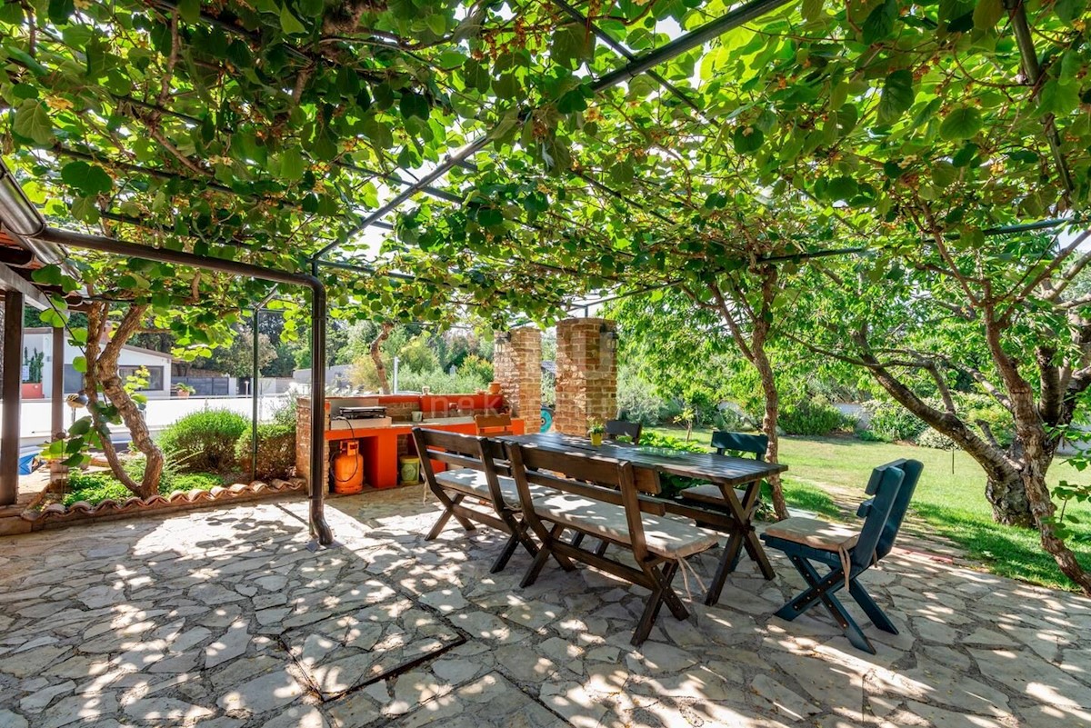 ISTRIA, BANJOLE Incantevole casa con piscina con 3000 m2 di giardino - VISTA MARE!