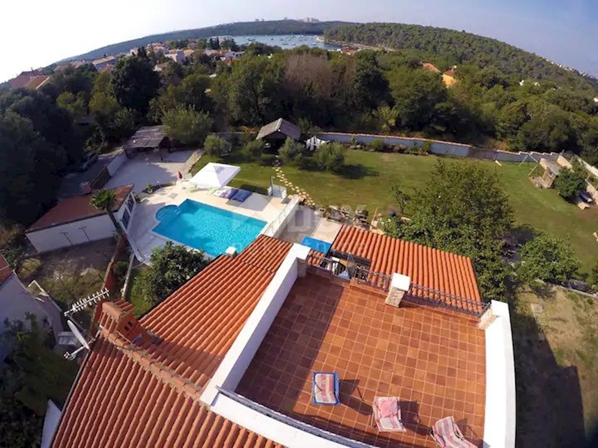 ISTRIA, BANJOLE Incantevole casa con piscina con 3000 m2 di giardino - VISTA MARE!