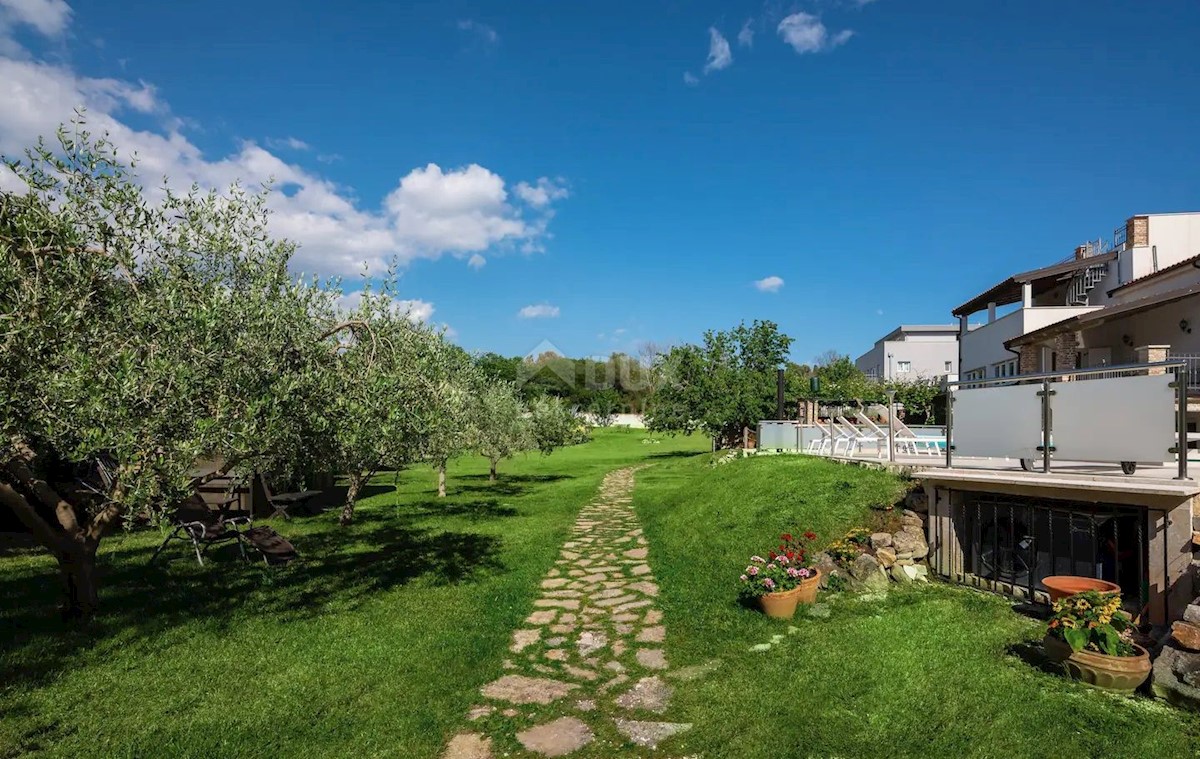 ISTRIA, BANJOLE Incantevole casa con piscina con 3000 m2 di giardino - VISTA MARE!