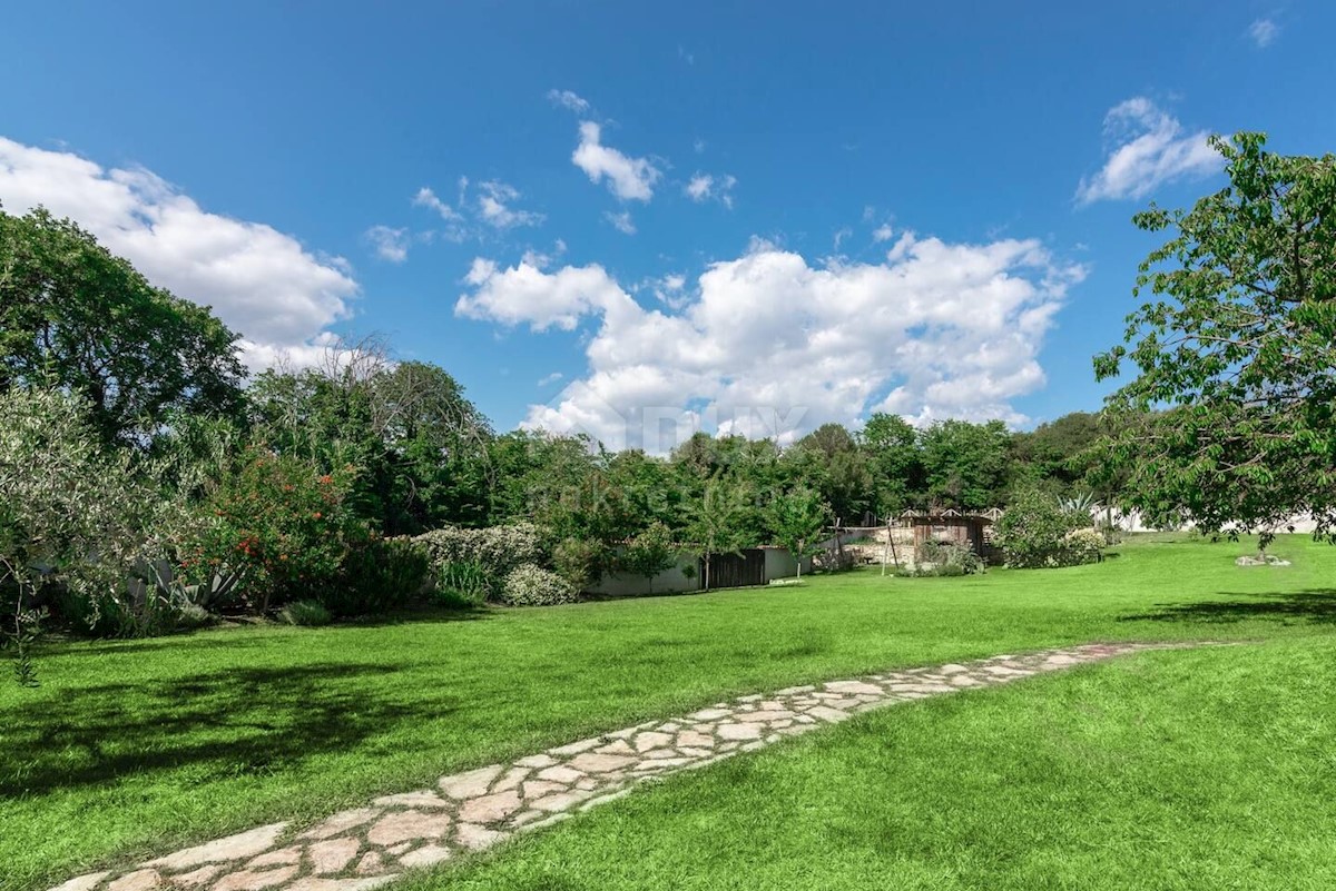 ISTRIA, BANJOLE Incantevole casa con piscina con 3000 m2 di giardino - VISTA MARE!