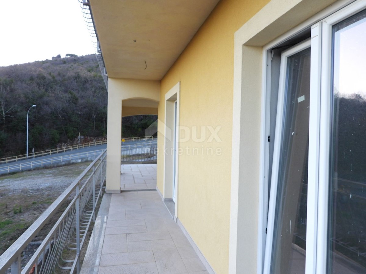 OPATIJA, POBRI - casa indipendente 580m2 con vista mare + giardino 3200m2