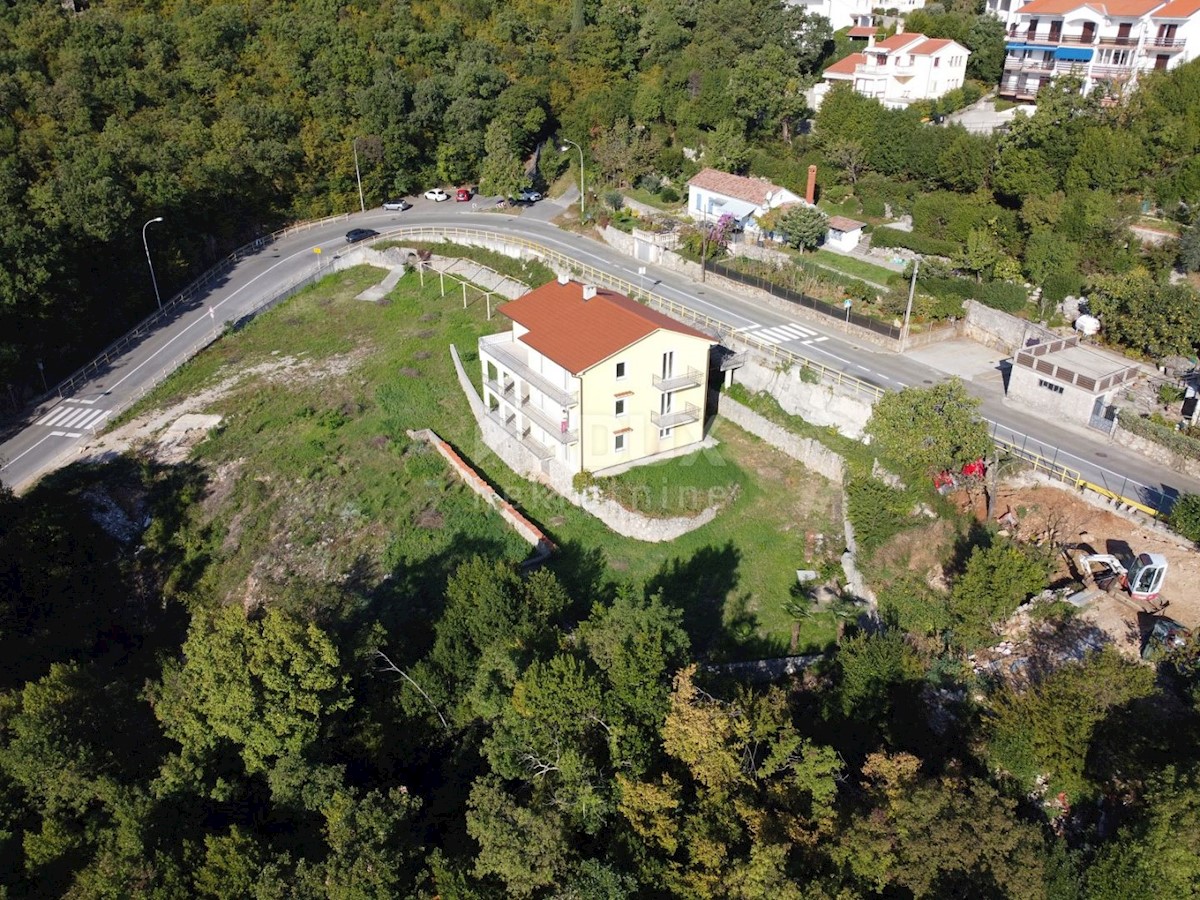 OPATIJA, POBRI - casa indipendente 580m2 con vista mare + giardino 3200m2