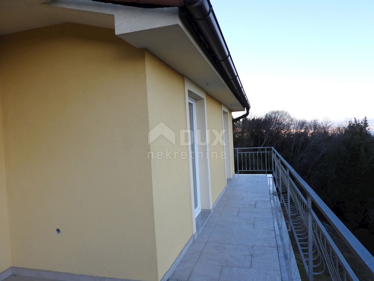 OPATIJA, POBRI - casa indipendente 580m2 con vista mare + giardino 3200m2