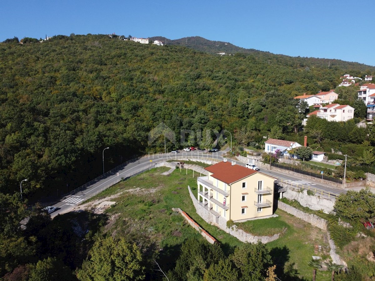 OPATIJA, POBRI - casa indipendente 580m2 con vista mare + giardino 3200m2